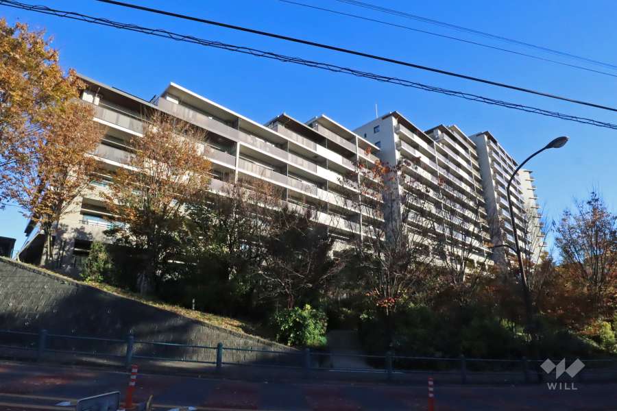 グランドメゾン江古田の杜の外観（西側から）