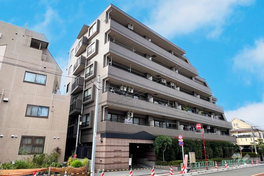 エクレールコート鷺ノ宮の外観（南東側から）