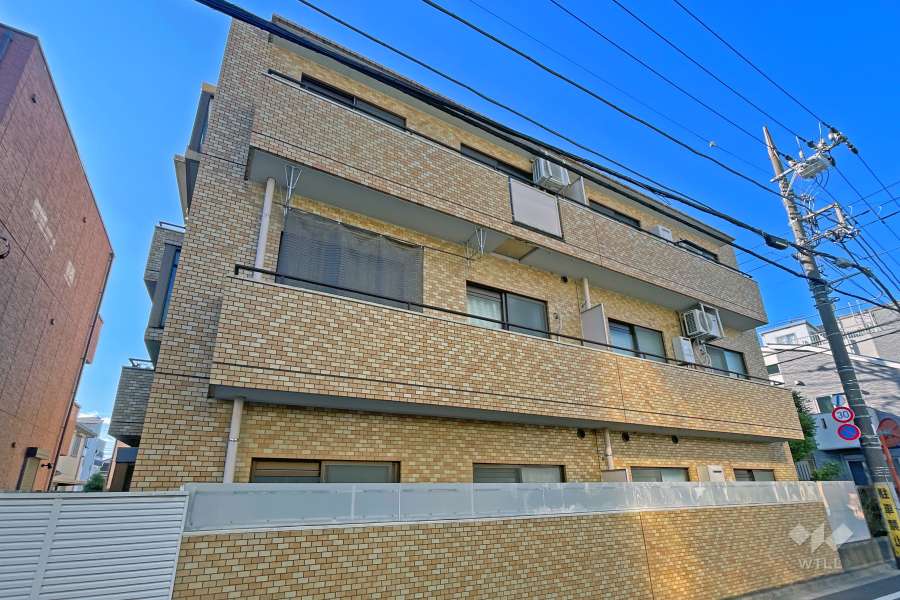 ライオンズマンション都立家政の外観（北東側から）