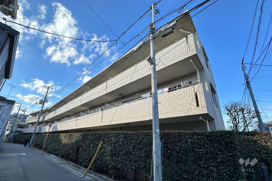 ファミール都立家政の外観（南東側から）