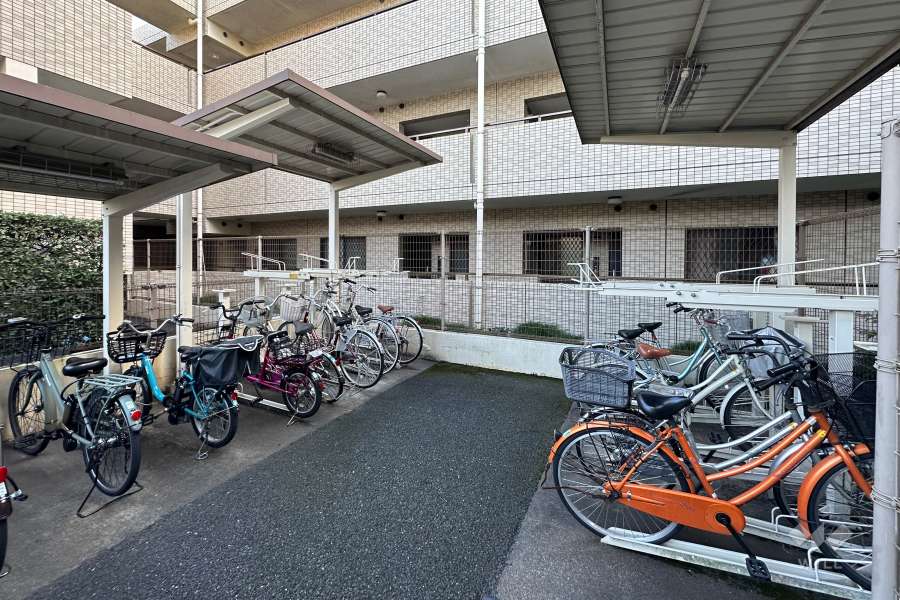 駐輪場（屋根付き）