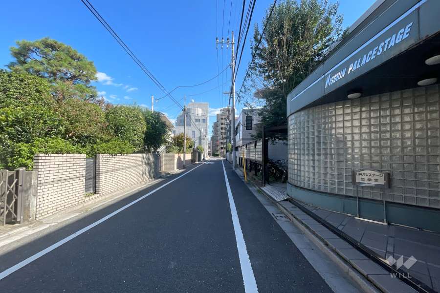 敷地北側の前面道路　