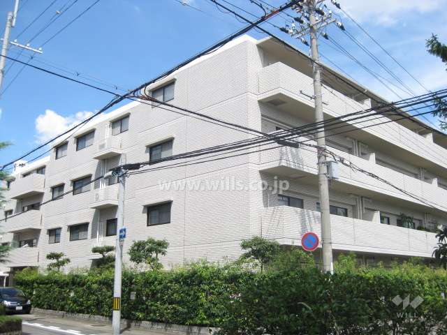 ライオンズマンション甲子園一番町の外観（南西側から）