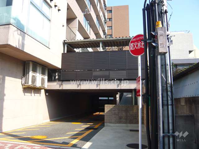 駐車場・駐輪場への出入り口