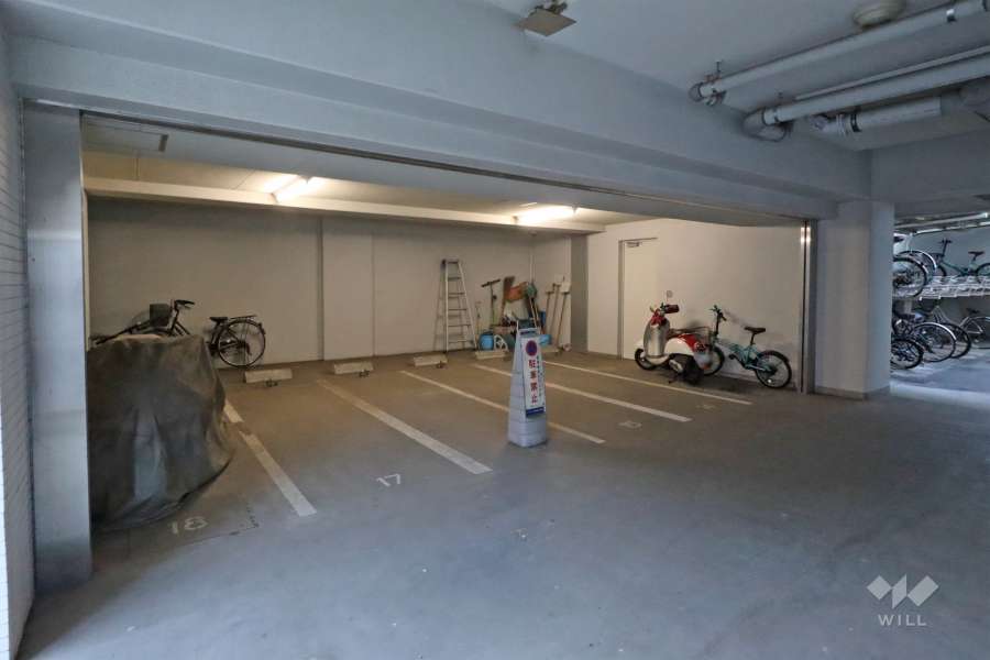 バイク置場　