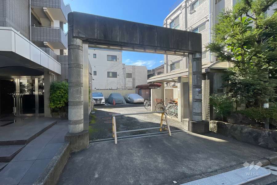 駐車場の出入り口