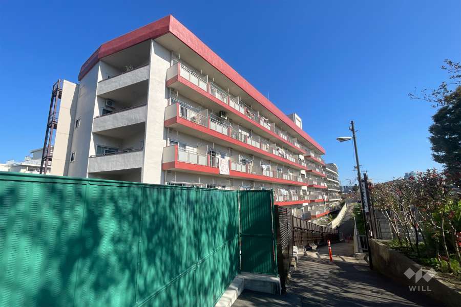 マンションワコー落合の外観（南西側から）