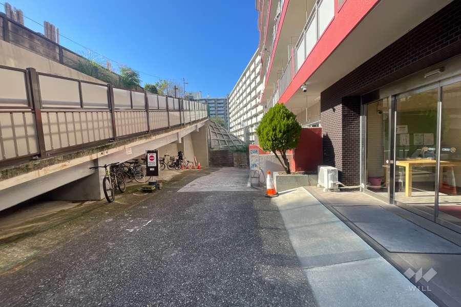 駐車場の出入り口