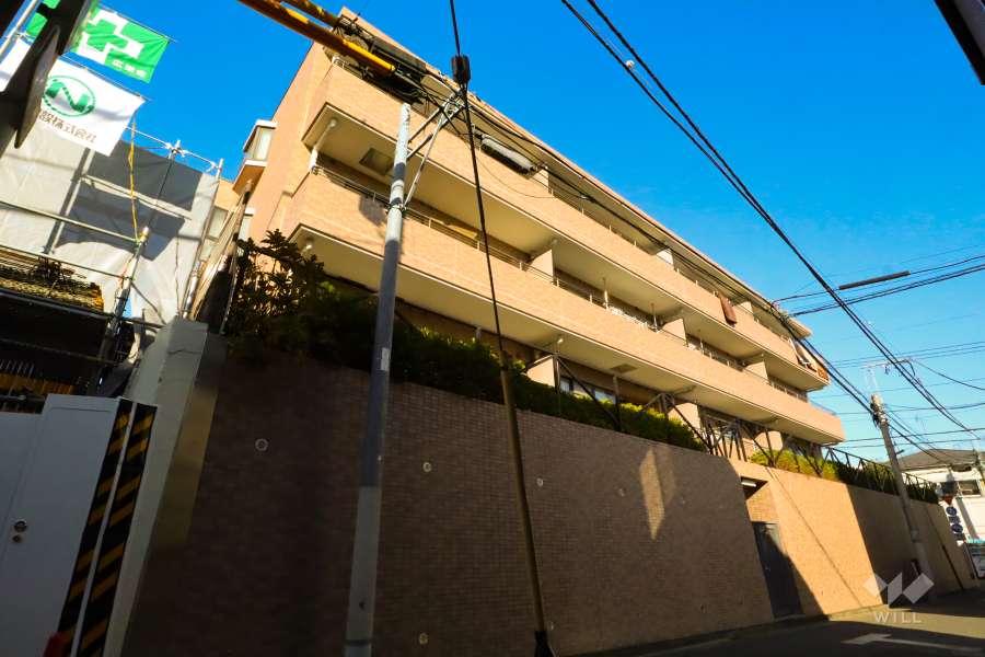 クレスト落合の外観(南西側から)