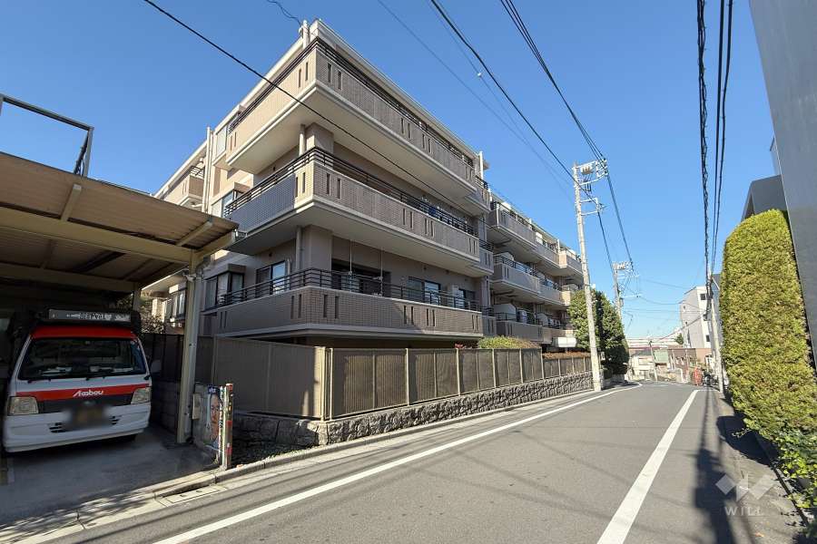 朝日ラ・パリオ中野上高田の外観（南東側から）