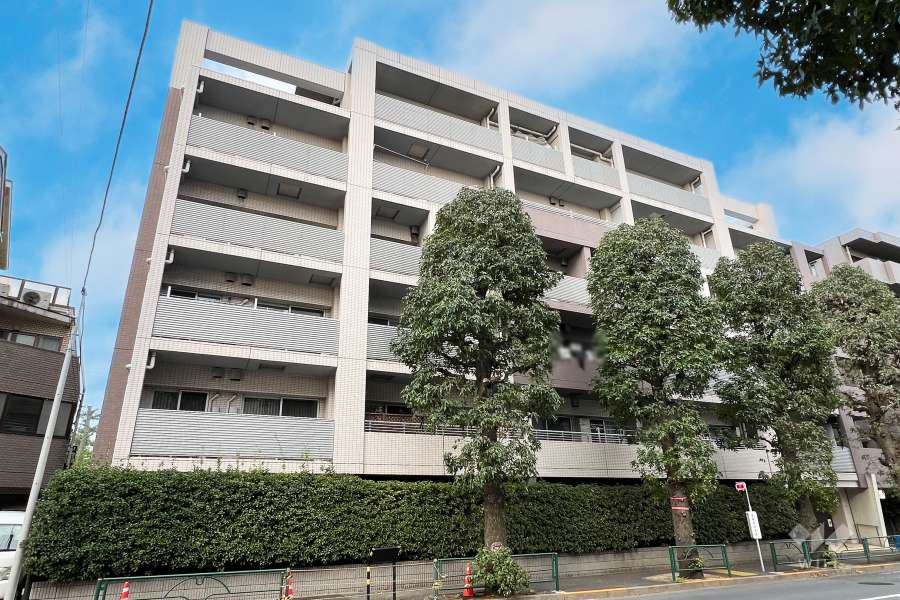 グランベル鷺宮サンクチュアリの外観（南西側から）