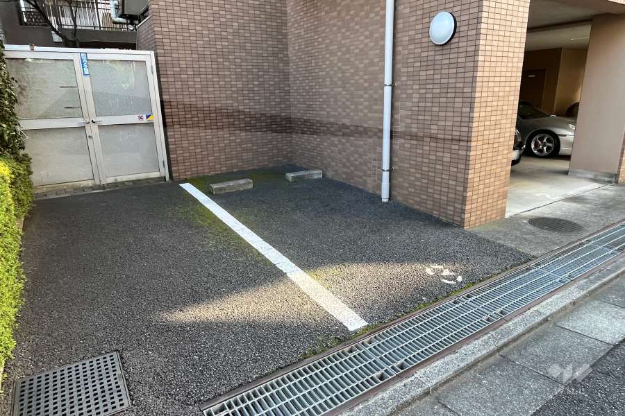 敷地内駐車場（屋外平面式）