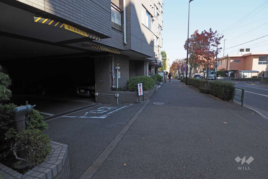 駐車場の出入り口