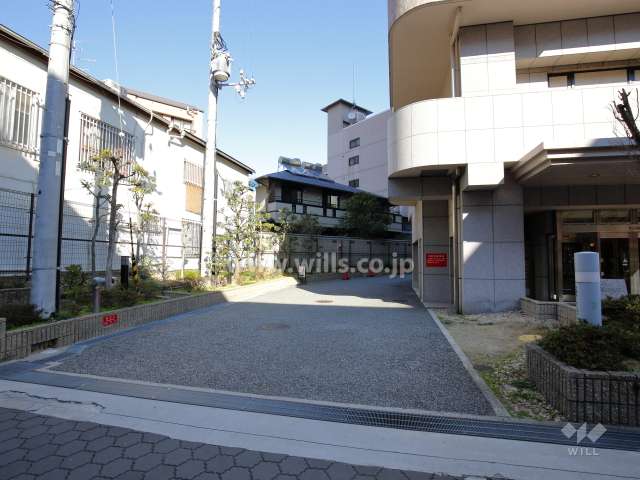 駐車場の出入り口