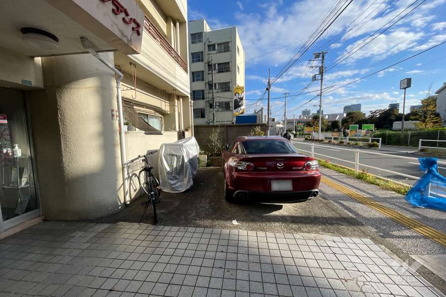 敷地内駐車場（屋外平面式）