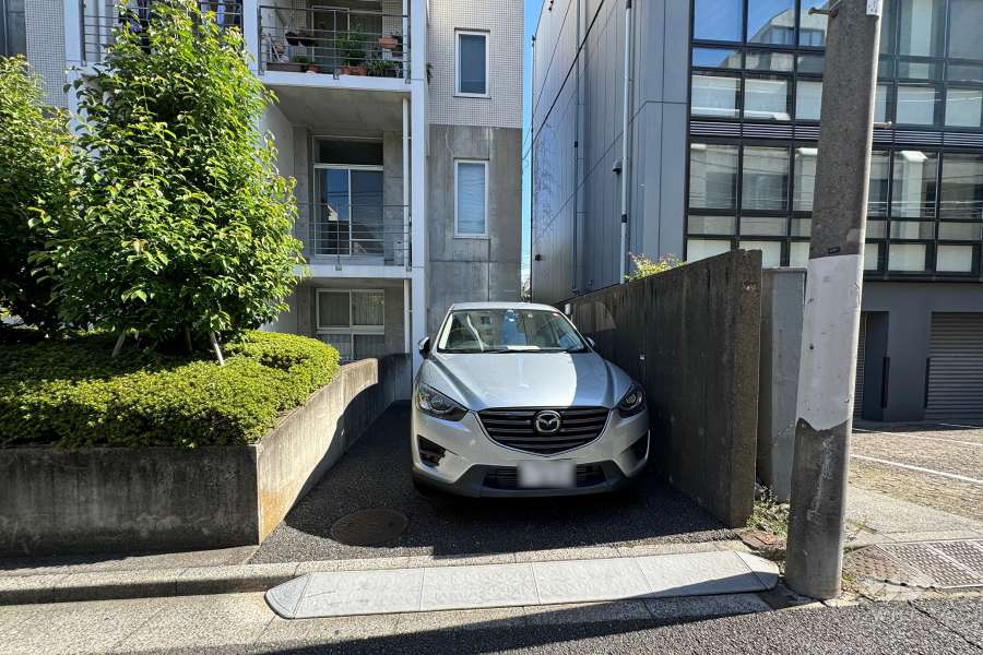 敷地内駐車場（屋外平面式）