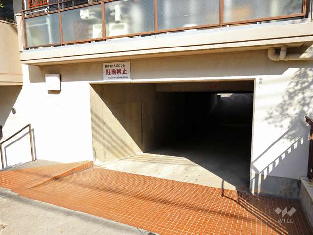 駐車場出入口