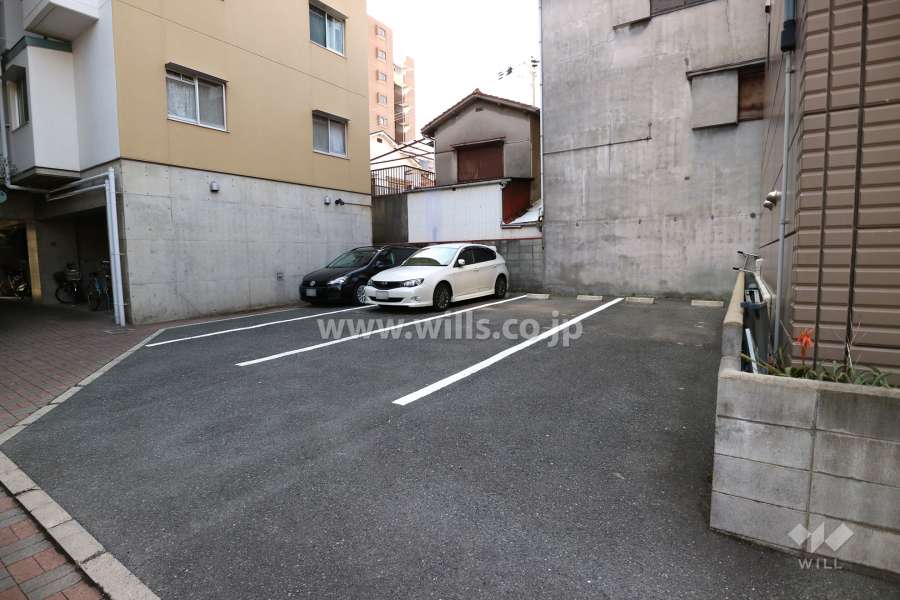 屋外平面式駐車場