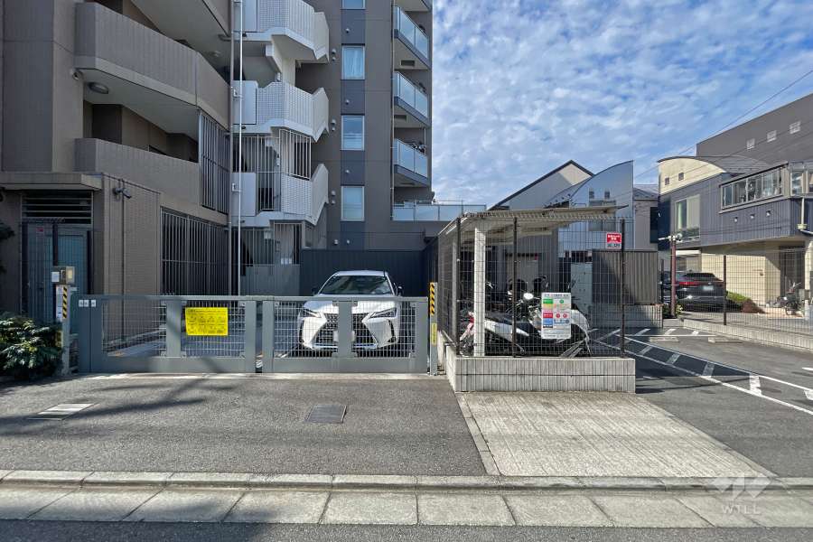 敷地内駐車場（屋外機械式・身障者用平面式）