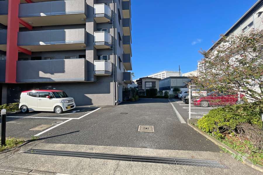 駐車場の出入り口