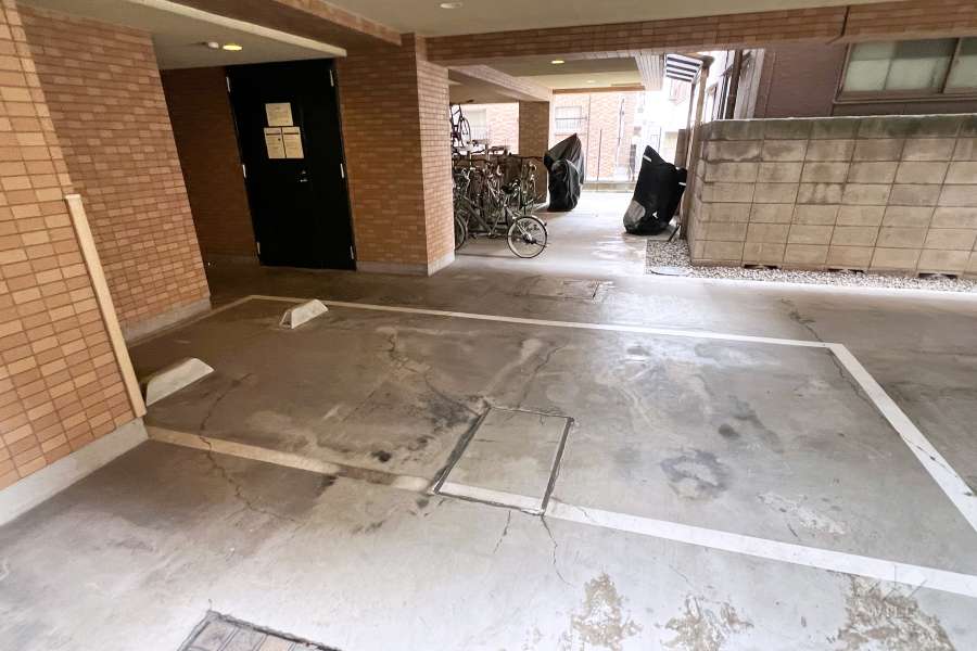 敷地内駐車場（屋内平面式）