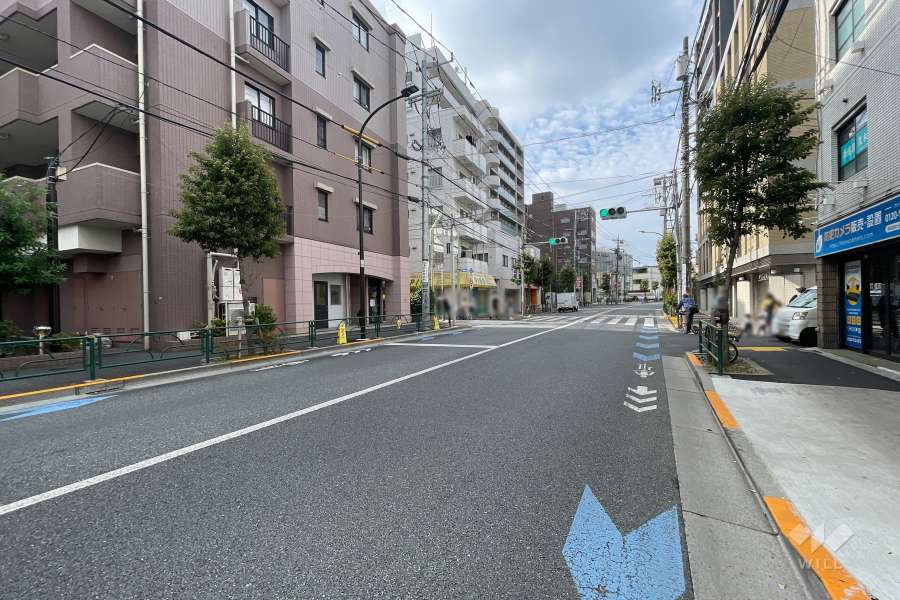 敷地北側の前面道路