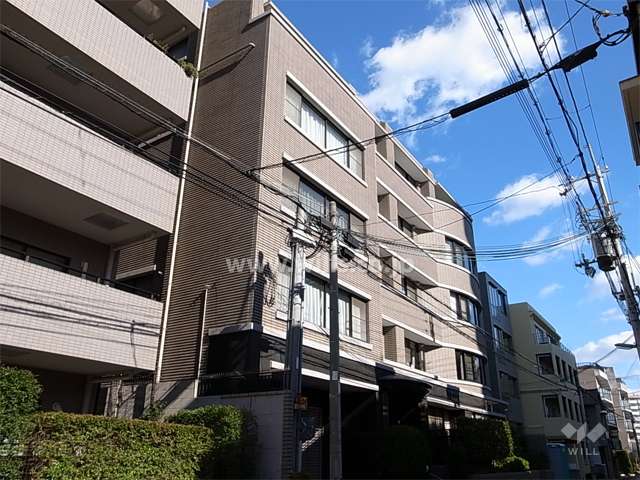 グランディオーズ甲子園口の外観（南西側から）