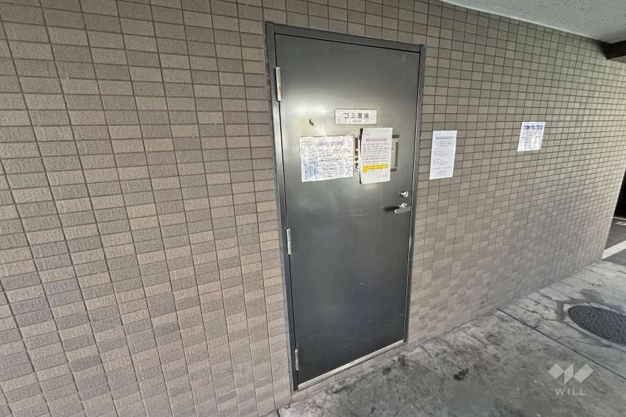 ゴミ置き場入口