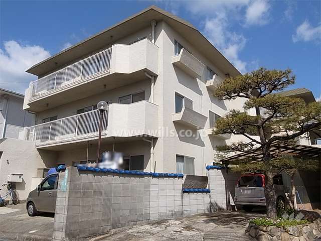 グレデンス甲東園の外観（南東側から）