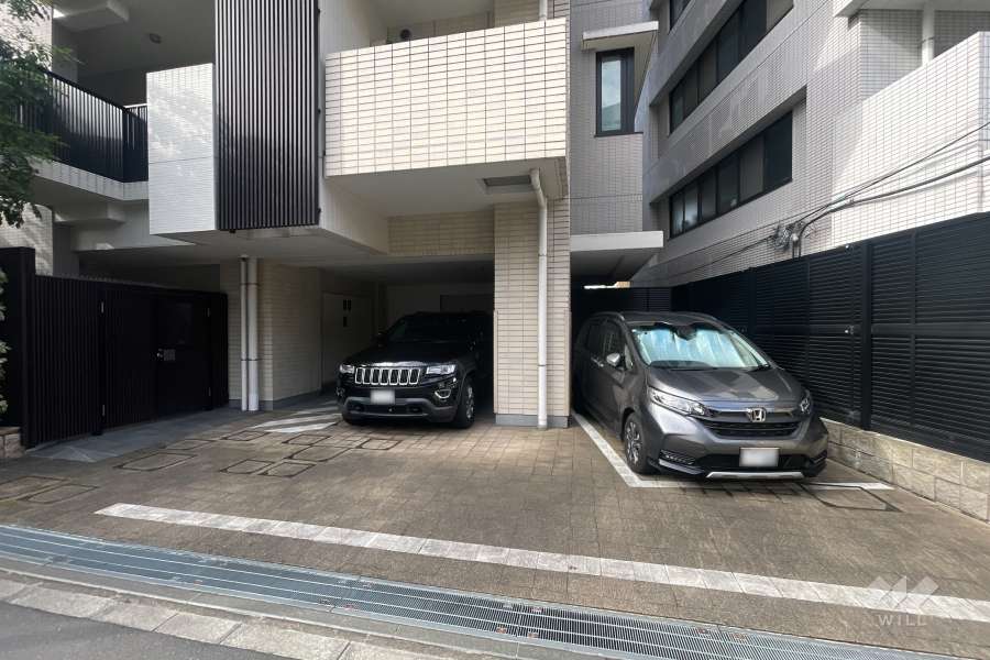 敷地内駐車場（屋外平面式）