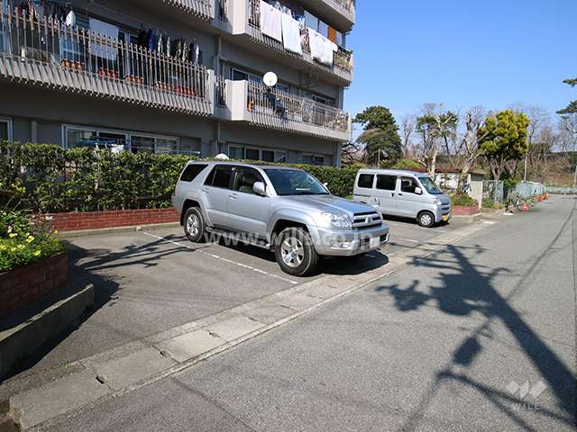 敷地内駐車場（屋外平面式）