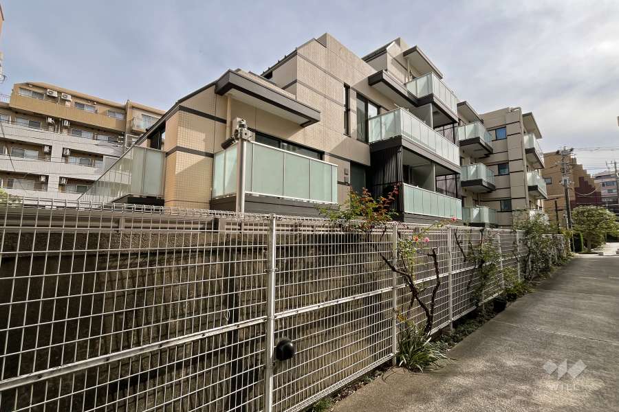 ピアース中野坂上の外観（北西側から）