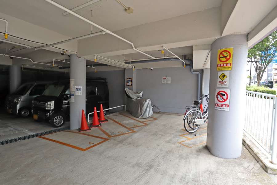 駐輪場とバイク置場