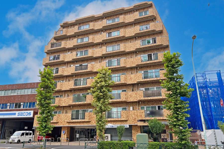 シャンボール新中野の外観（南側から）