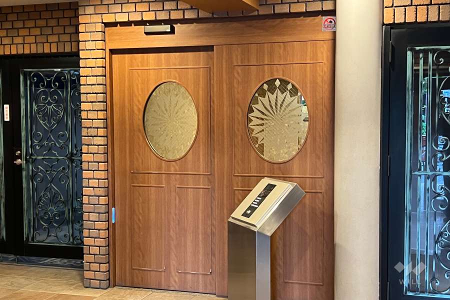 エントランスはオートロック付きです。