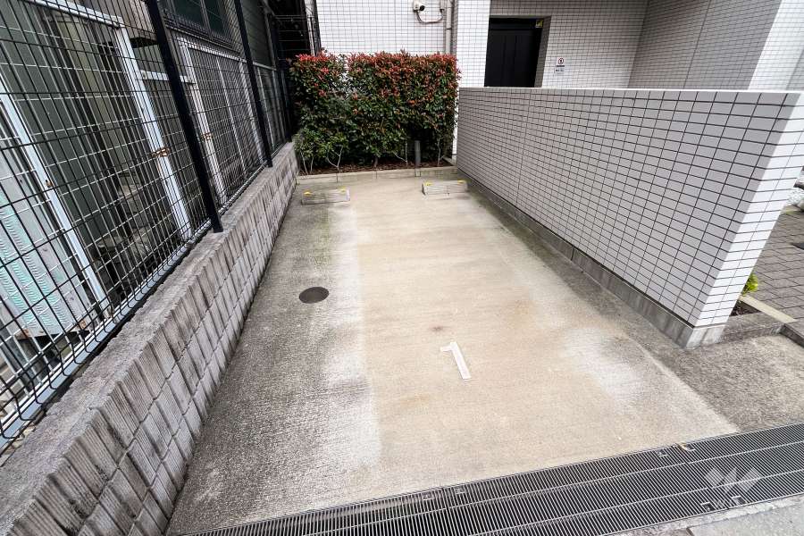 敷地内駐車場（屋外平面式）