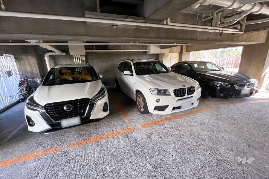 敷地内駐車場（屋内平面式）