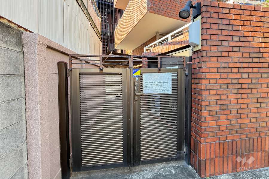 駐輪場の出入口