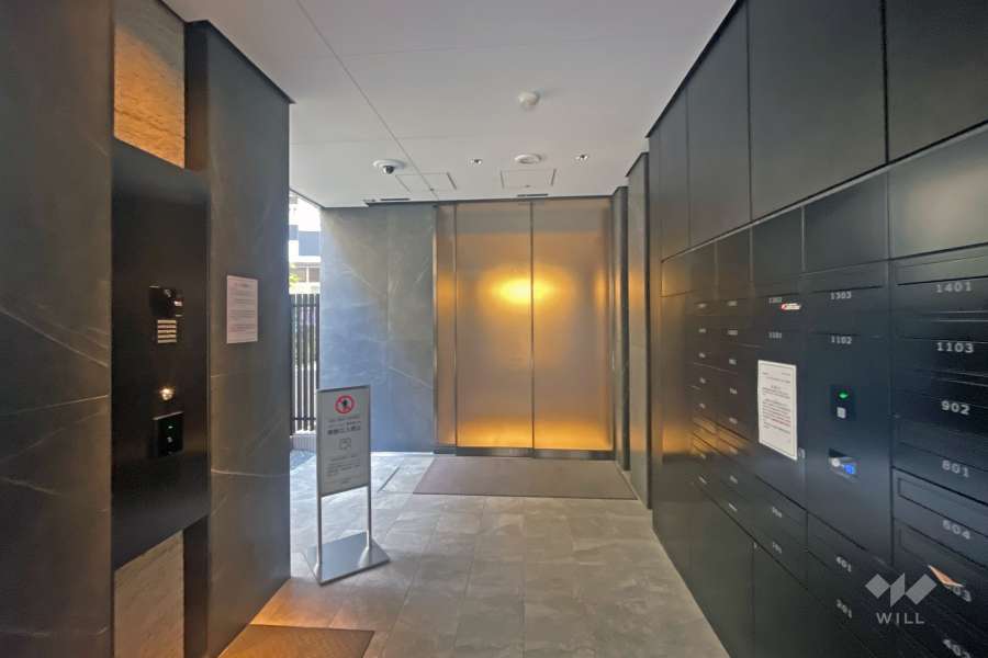 エントランスはオートロック付きです。