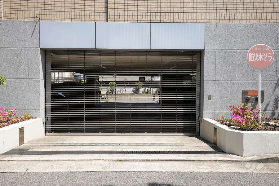 駐車場の出入口（リングシャッター付き）