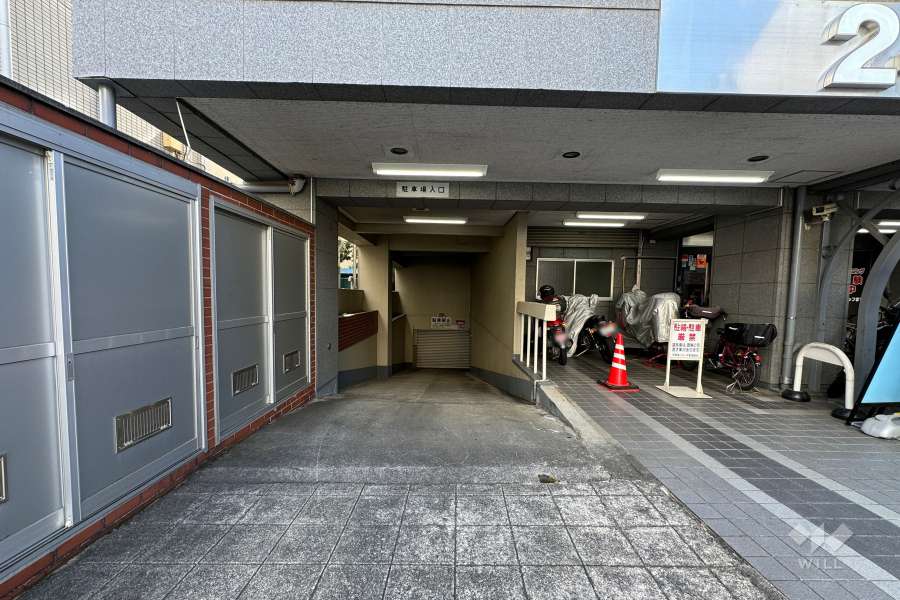 駐車場の出入り口