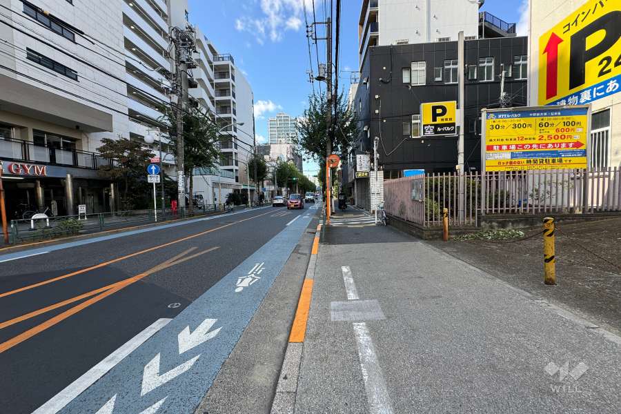 敷地北側の前面道路