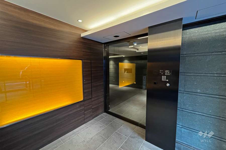 エントランスはオートロック付きです。