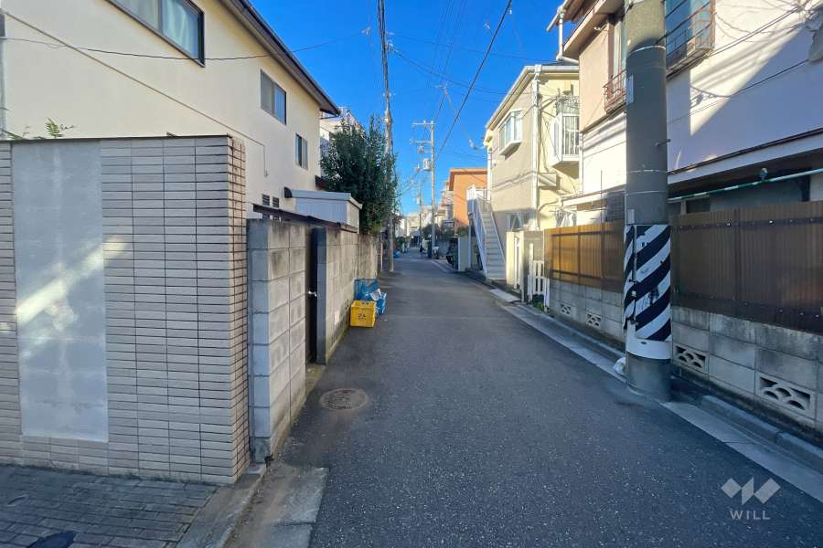 敷地北側の前面道路　