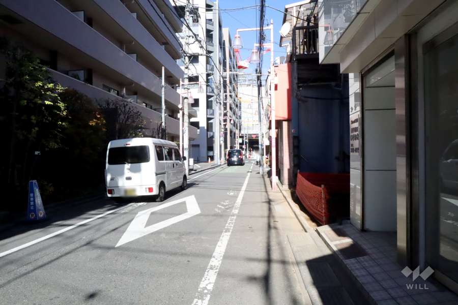 敷地東側の前面道路