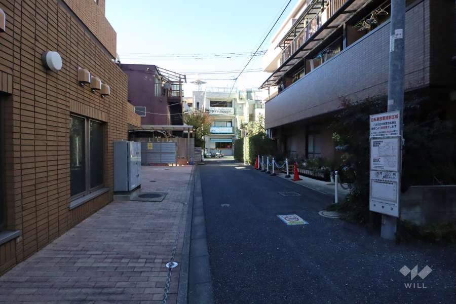 敷地南側の前面道路