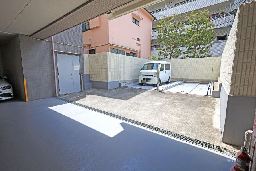 敷地内駐車場（屋外機械式・屋内平面式）