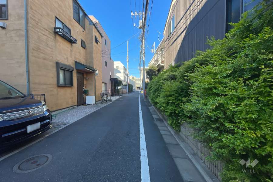 敷地北側の前面道路　