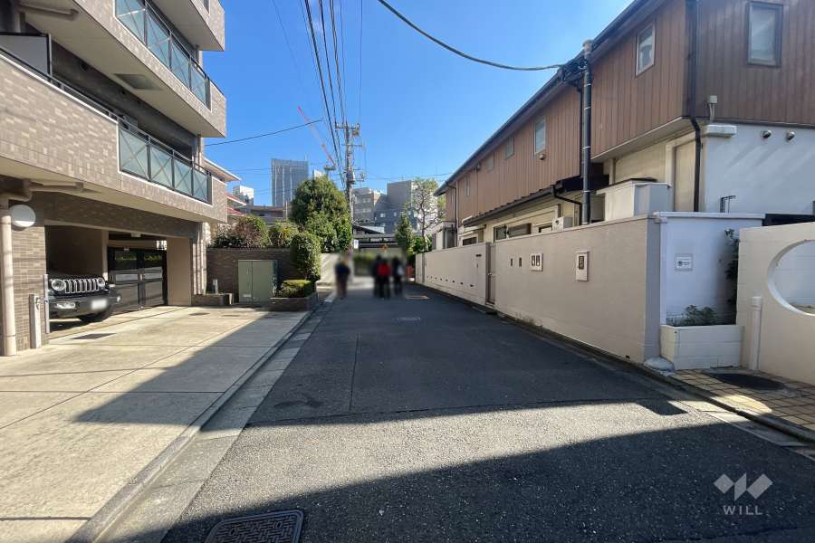 敷地南側の前面道路