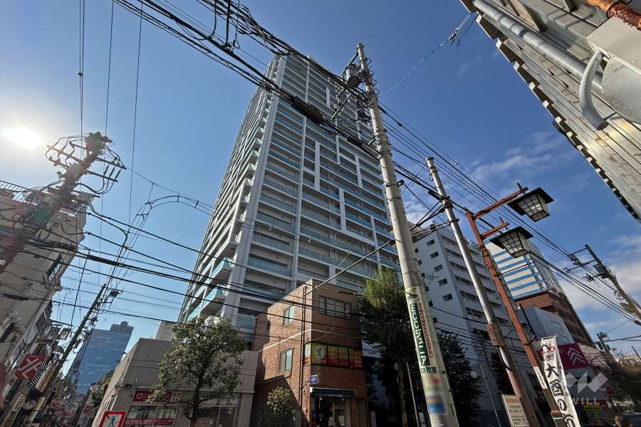 ザ・パークハウス中野タワーの外観（北東側から）